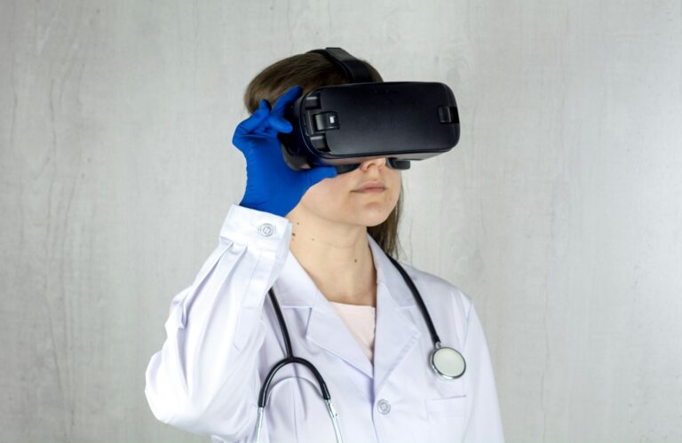 VR technology to build confidence and competence in health-care learners